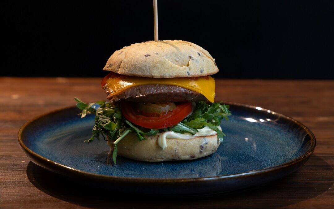 Húsmentes hamburger a Kandallóban – amikor a vegán burger valódi élmény